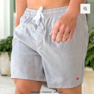 SOLD Men’s Southern Marsh Crawford Casual light gray shorts size medium